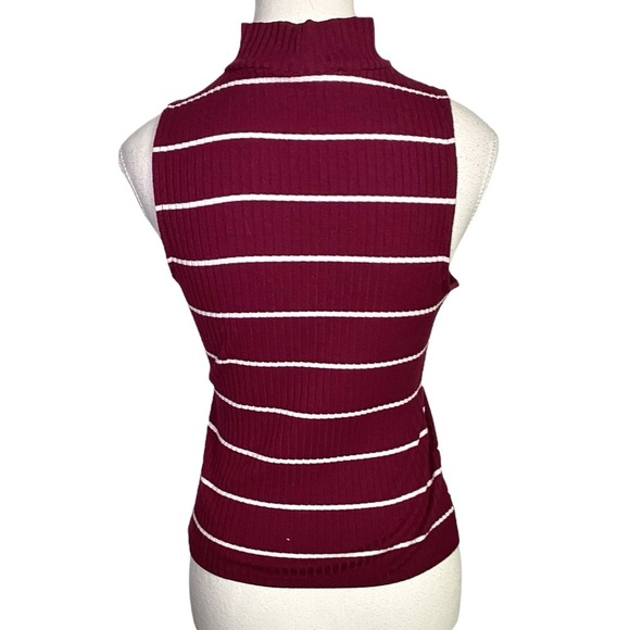 Arizona Jean Company Sleeveless Burgundy and White Striped Ribbed Top - Picture 2 of 12